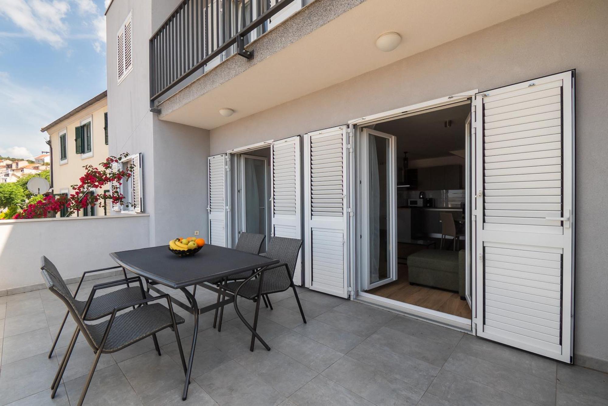 Apartman Miriam ชิเบนิก ภายนอก รูปภาพ